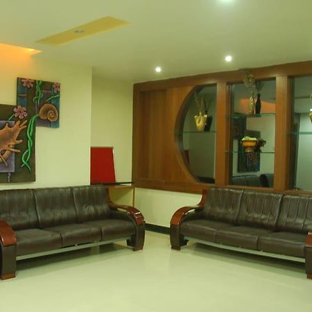 Hotel Sitara Royal Hyderabad Ngoại thất bức ảnh