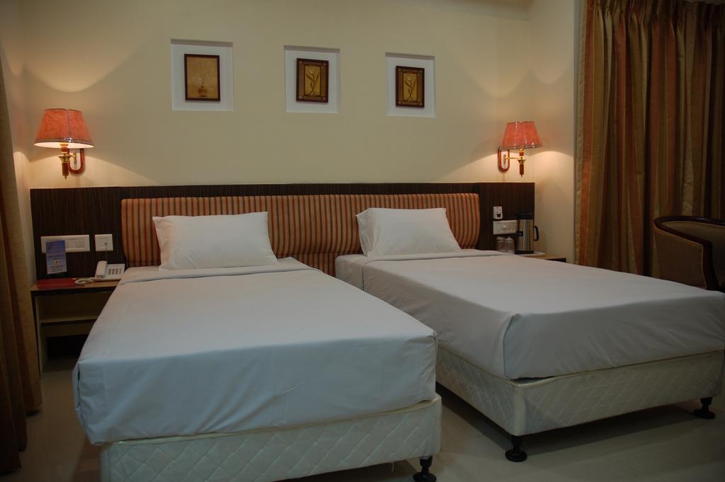Hotel Sitara Royal Hyderabad Phòng bức ảnh